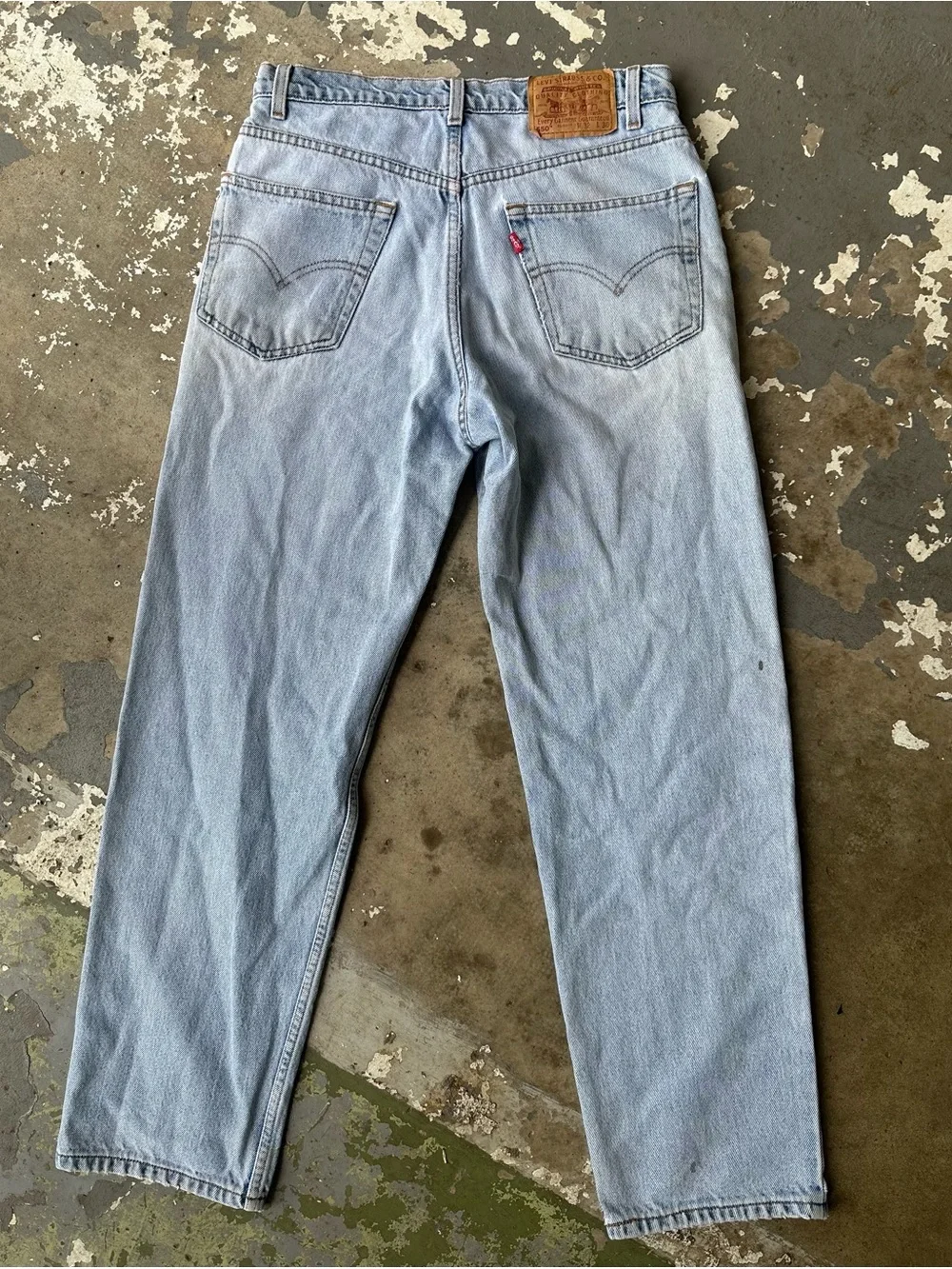 Vintage Levi’s Light Wash Men's Jeans - Classic Straight Fit - Picture 9 of 12